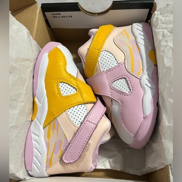 JORDAN 8 RETRO (TD)
ORANGE PEARL/LT ARCTIC PINK
PERLE ORANGE/RSE ARCTIQUE CL - Picture 3 of 8